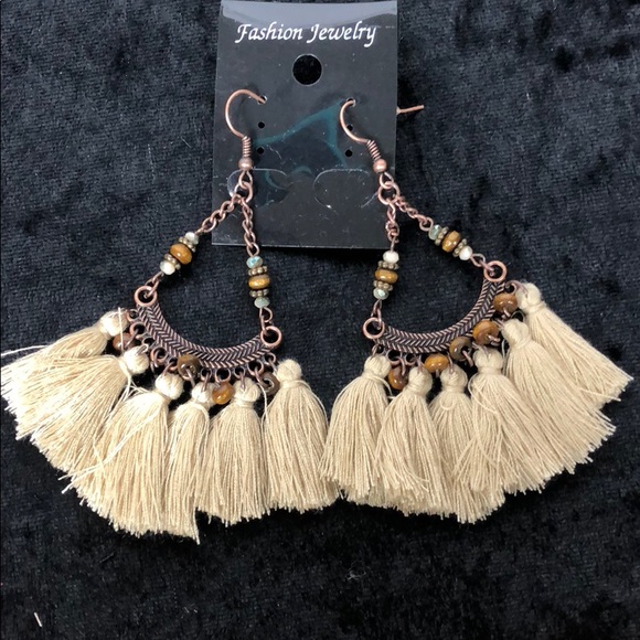 Boho fringe tassel earrings beige - Picture 3 of 4